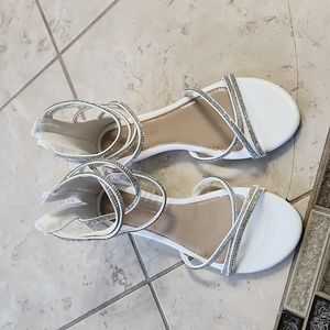 Dreampairs sz 6 white rhinestone criss cross scrappy flat sandals tts brand nwot
